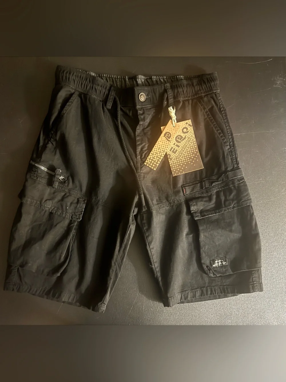 ZMYU-MEN Black Cargo Shorts with multiple pockets, Men’s Size 32. New with tags.